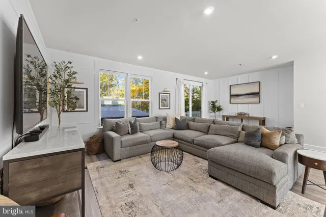 $624,900 | 8357 Meadowood Drive, Hanover, MD 21076