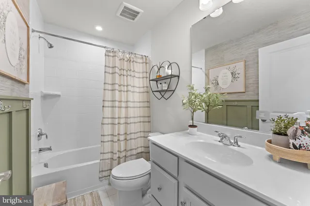 $624,900 | 8357 Meadowood Drive, Hanover, MD 21076