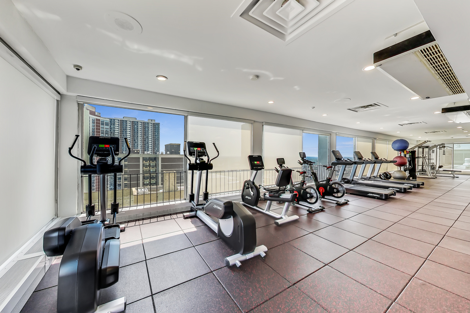 6171 North Sheridan Road, Unit 806 Chicago, IL 60660 - Photo 27 of 40