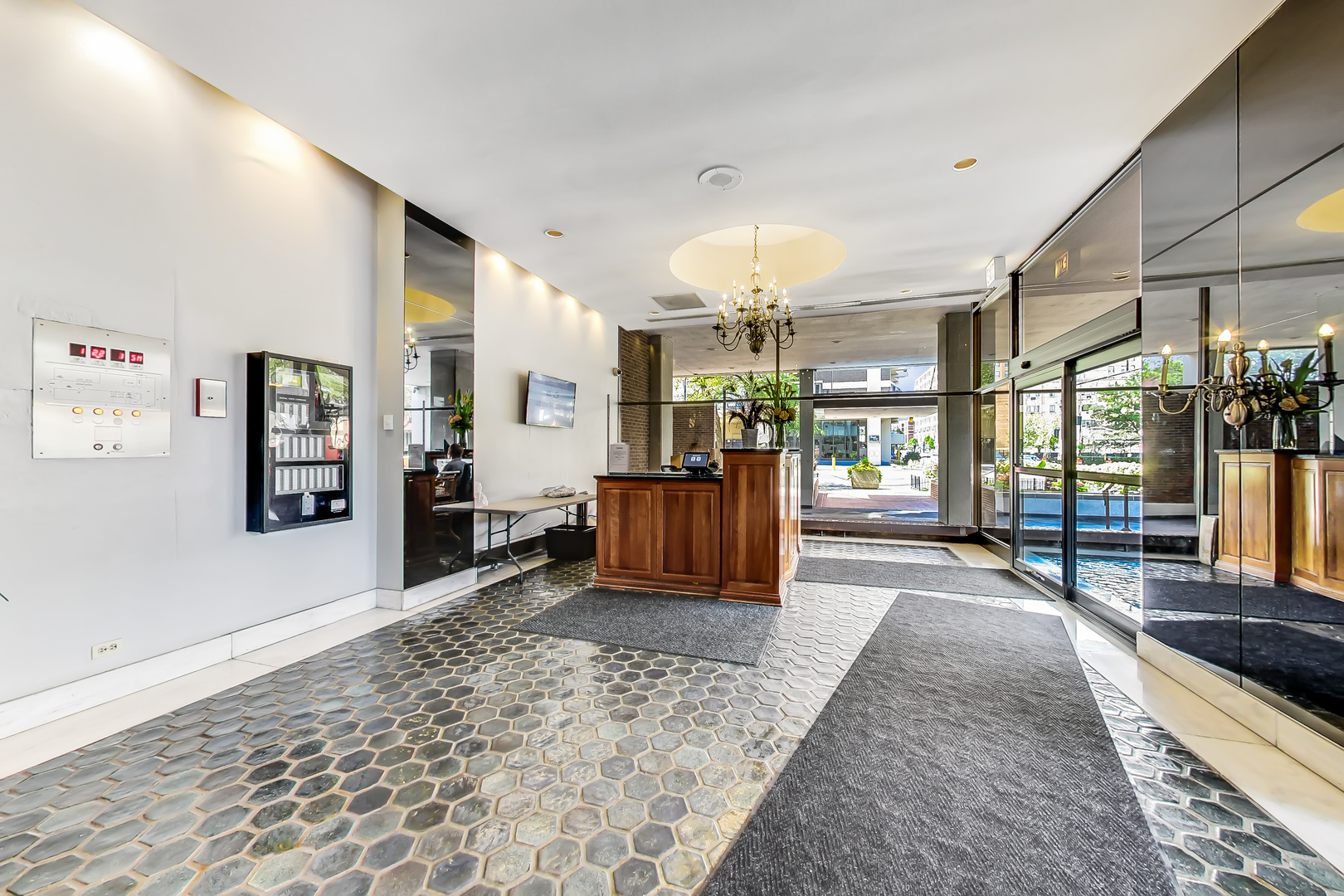 6171 North Sheridan Road, Unit 806 Chicago, IL 60660 - Photo 7 of 40