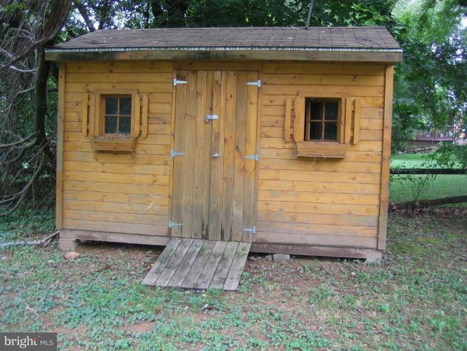 1209 Ednor Road Silver Spring, MD 20905 - Photo 19 of 21 Shed