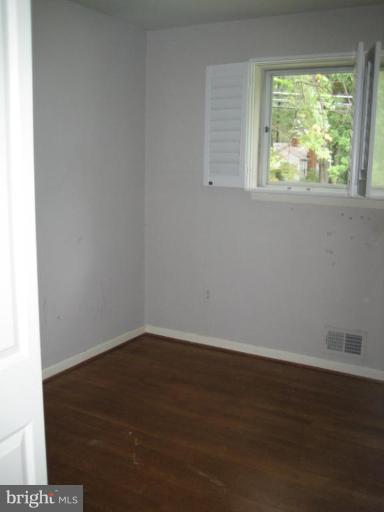 1209 Ednor Road Silver Spring, MD 20905 - Photo 9 of 21 Bedroom #2