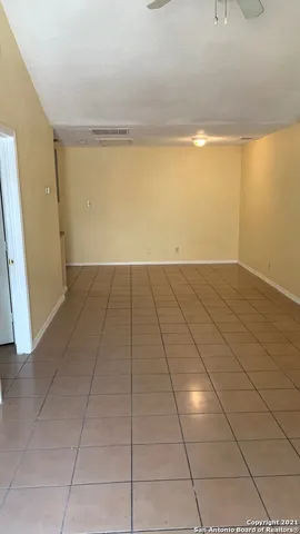 $900 | 7615 Windsor Oaks, San Antonio, TX 78239