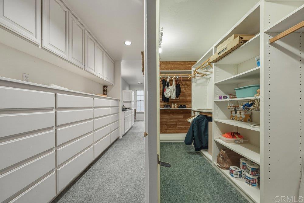 2073 Willow Glen Road Fallbrook, CA 92028 - Photo 18 of 34 Walk-in Closet