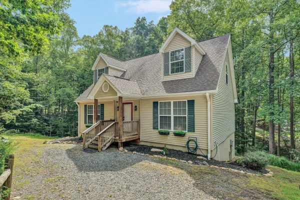 $429,000 | 1113 Striper Court, Moneta, VA 24121