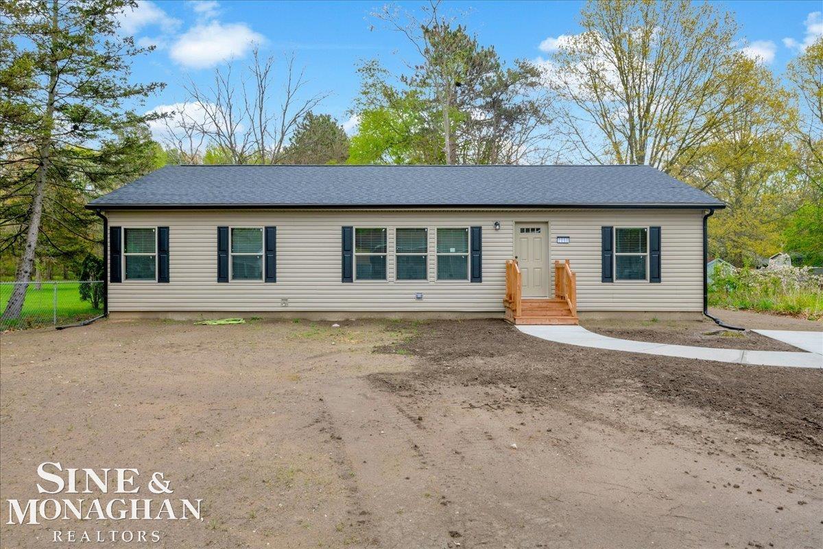 2060 Washington Street Algonac, MI 48001 - Photo 1 of 37