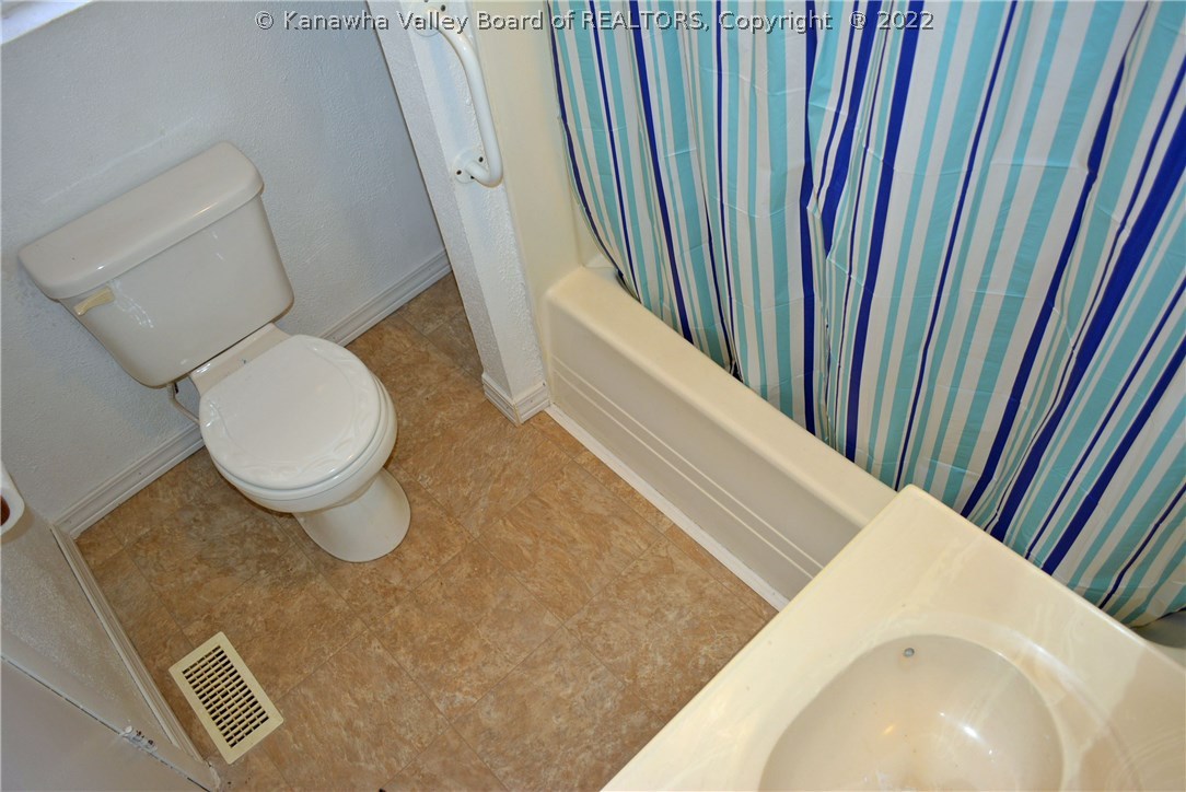 1111 Thorne Road Charleston, WV 25303 - Photo 7 of 25 Gallery Image 7