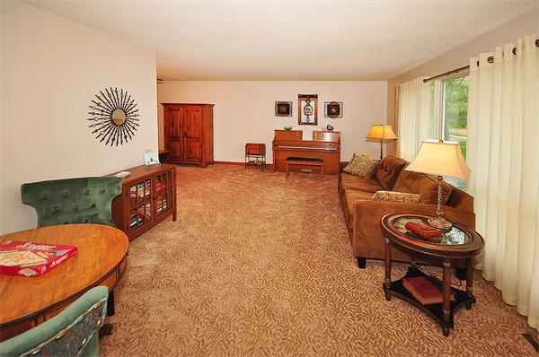 141 Avondale Road Longmeadow, MA 01106 - Photo 4 of 27 Gallery Image 4