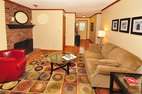 141 Avondale Road Longmeadow, MA 01106 - Photo 8 of 27 Gallery Image 8