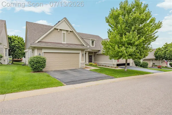 $350,000 | 8206 Timber Trail, Unit 82, White Lake, MI 48386