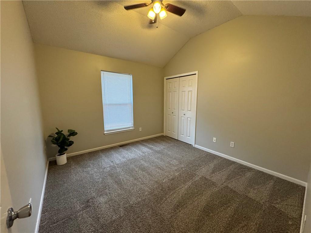 411 North Queen Ridge Avenue Independence, MO 64056 - Photo 18 of 44
