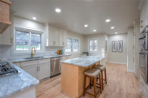 $999,000 | 9919 High Drive, Leawood, KS 66206