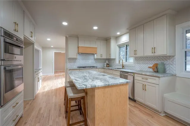 $999,000 | 9919 High Drive, Leawood, KS 66206