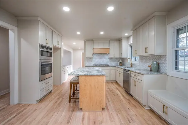 $999,000 | 9919 High Drive, Leawood, KS 66206