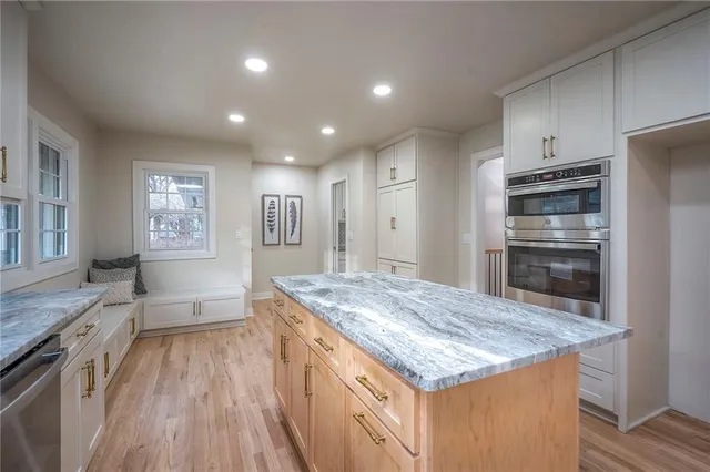 $999,000 | 9919 High Drive, Leawood, KS 66206