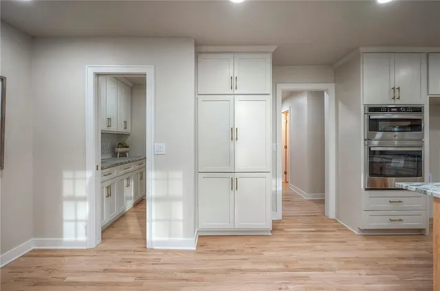 $999,000 | 9919 High Drive, Leawood, KS 66206