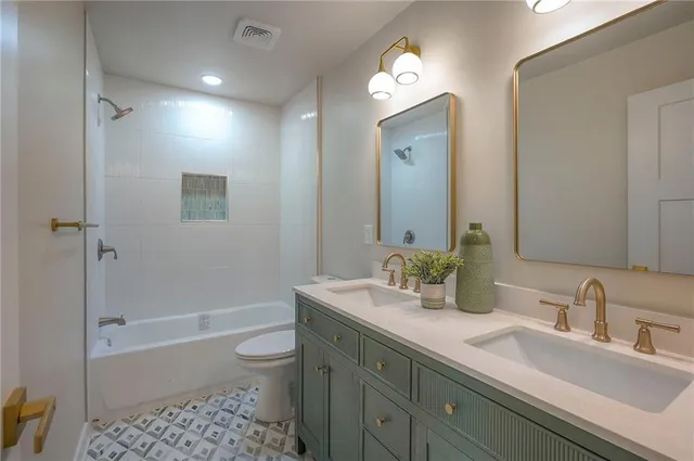 $999,000 | 9919 High Drive, Leawood, KS 66206