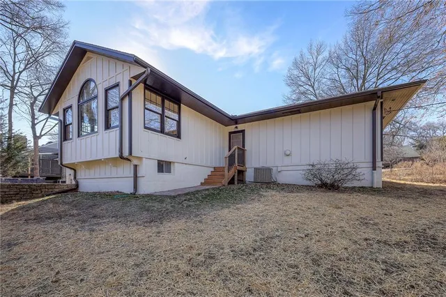 $999,000 | 9919 High Drive, Leawood, KS 66206