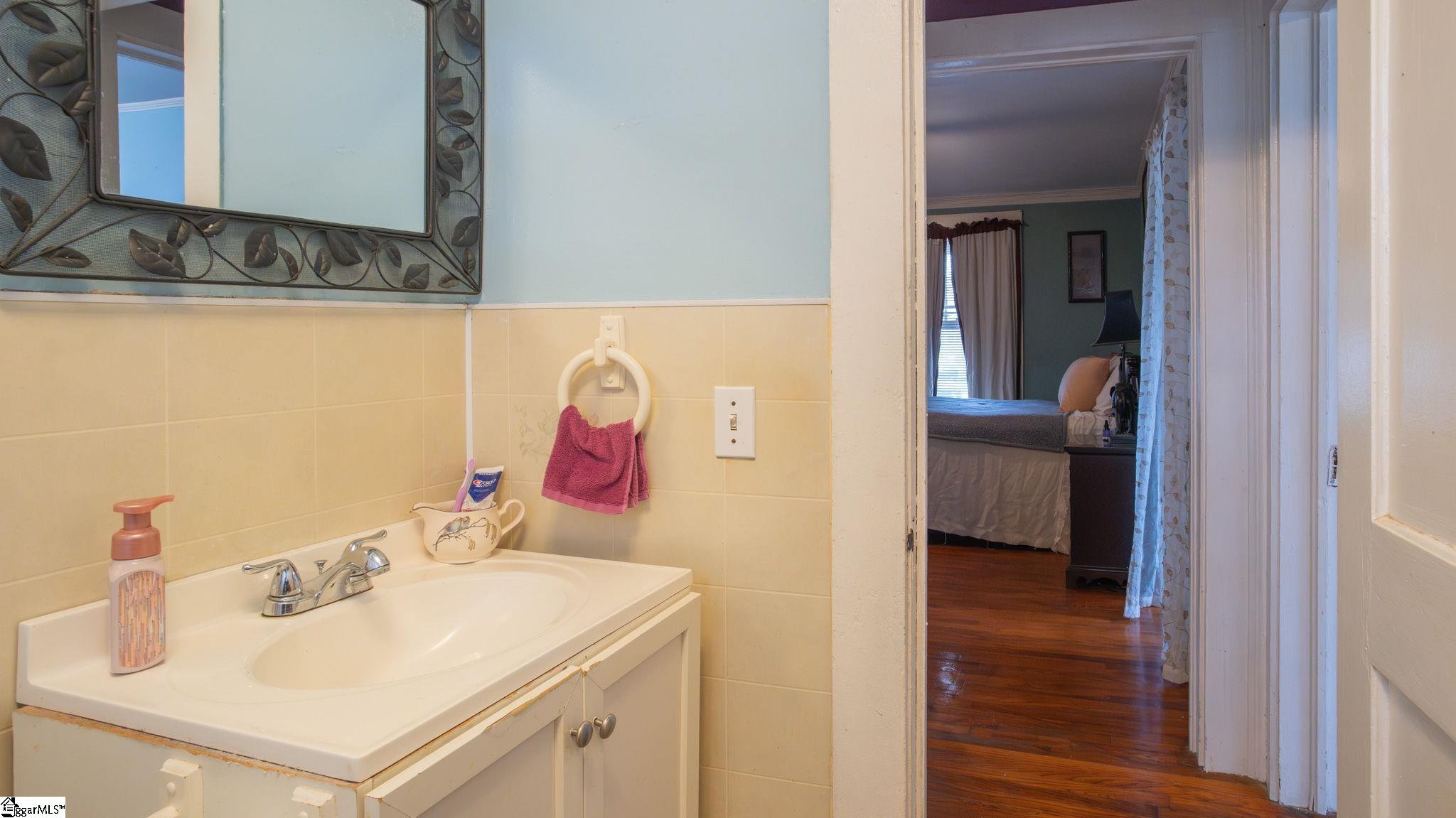 105 Grant Street Easley, SC 29640 - Photo 4 of 39