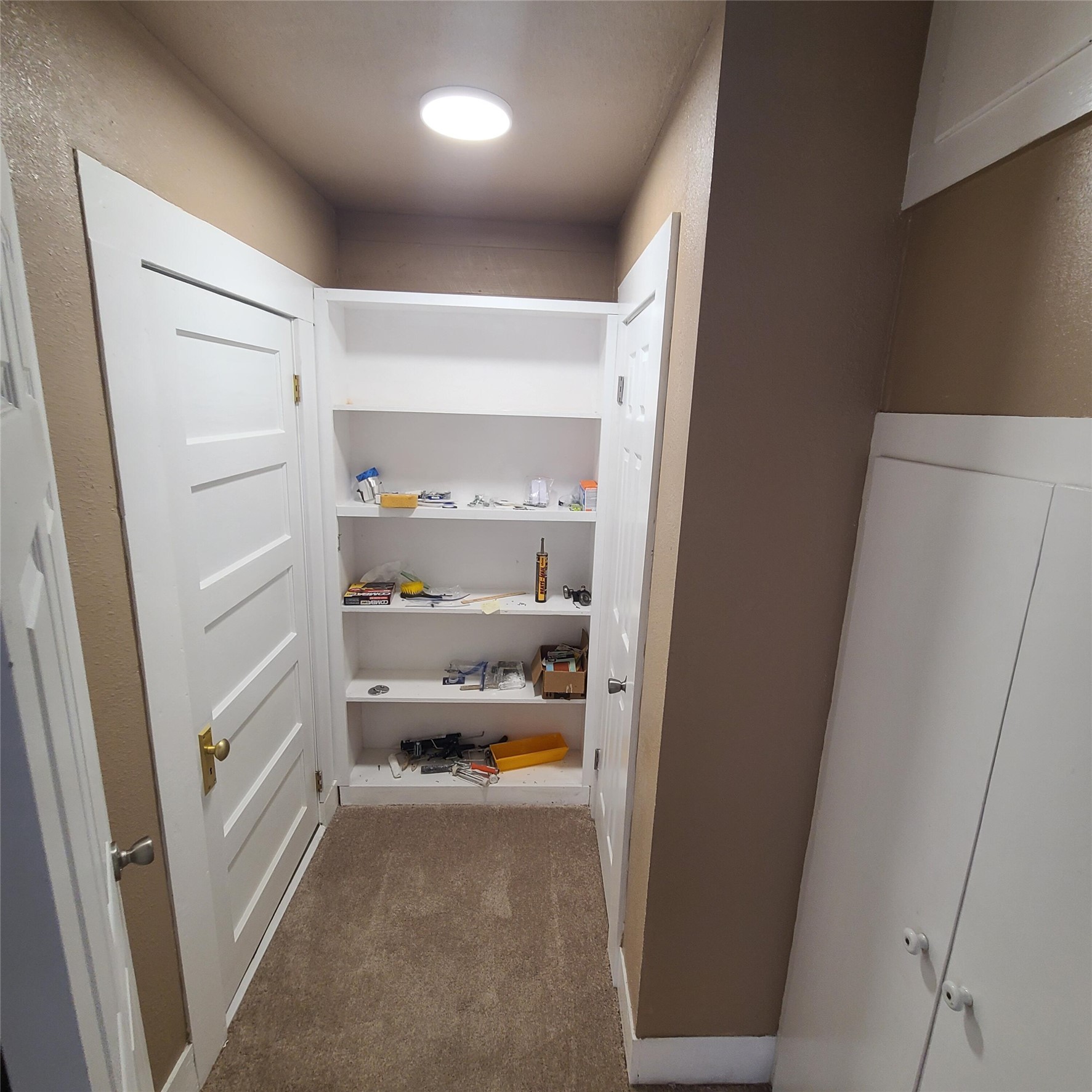 615 East Washington Street Giddings, TX 78942 - Photo 20 of 22 a view of walk in closet