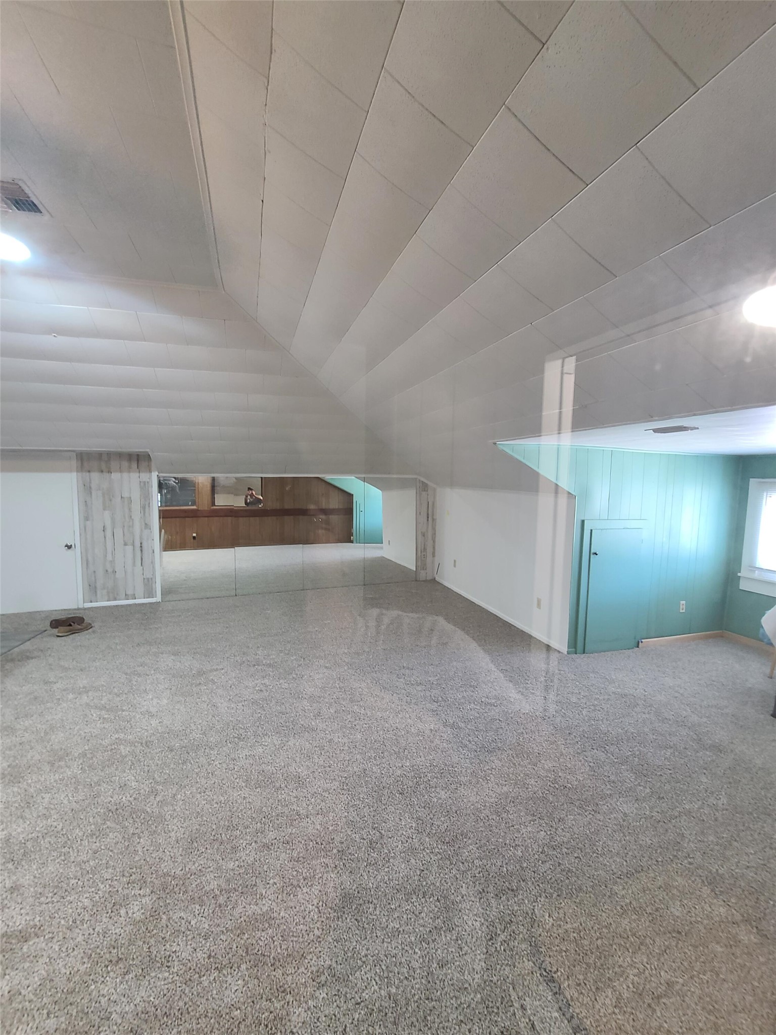 615 East Washington Street Giddings, TX 78942 - Photo 9 of 22 a view of empty room