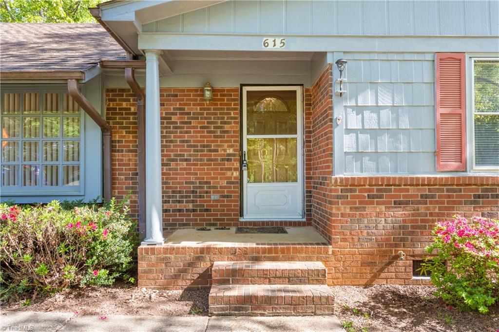 615 Shellhabour Boulevard Rural Hall, NC 27045 - Photo 2 of 40