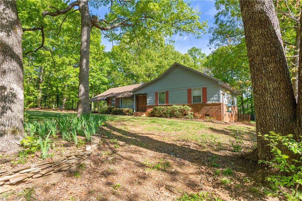 615 Shellhabour Boulevard Rural Hall, NC 27045 - Photo 5 of 40