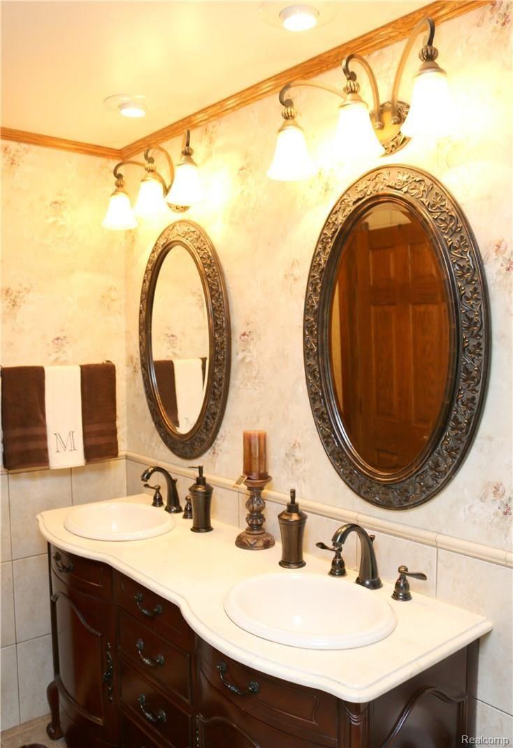 1606 Rustic Ridge Road Canton, MI 48188 - Photo 24 of 43 024 FULL BATH.jpg