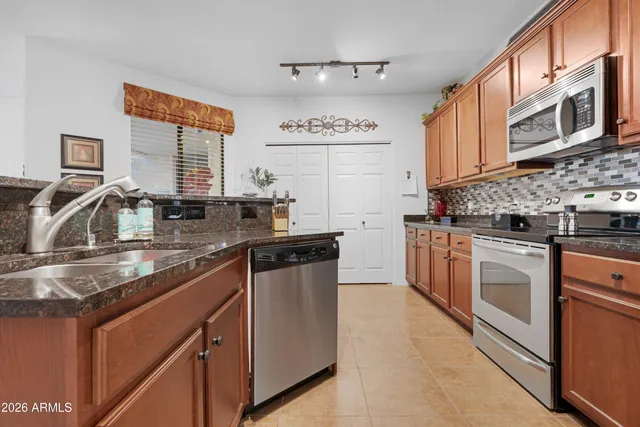 $300,000 | 3330 South Gilbert Road, Unit 1028, Chandler, AZ 85286