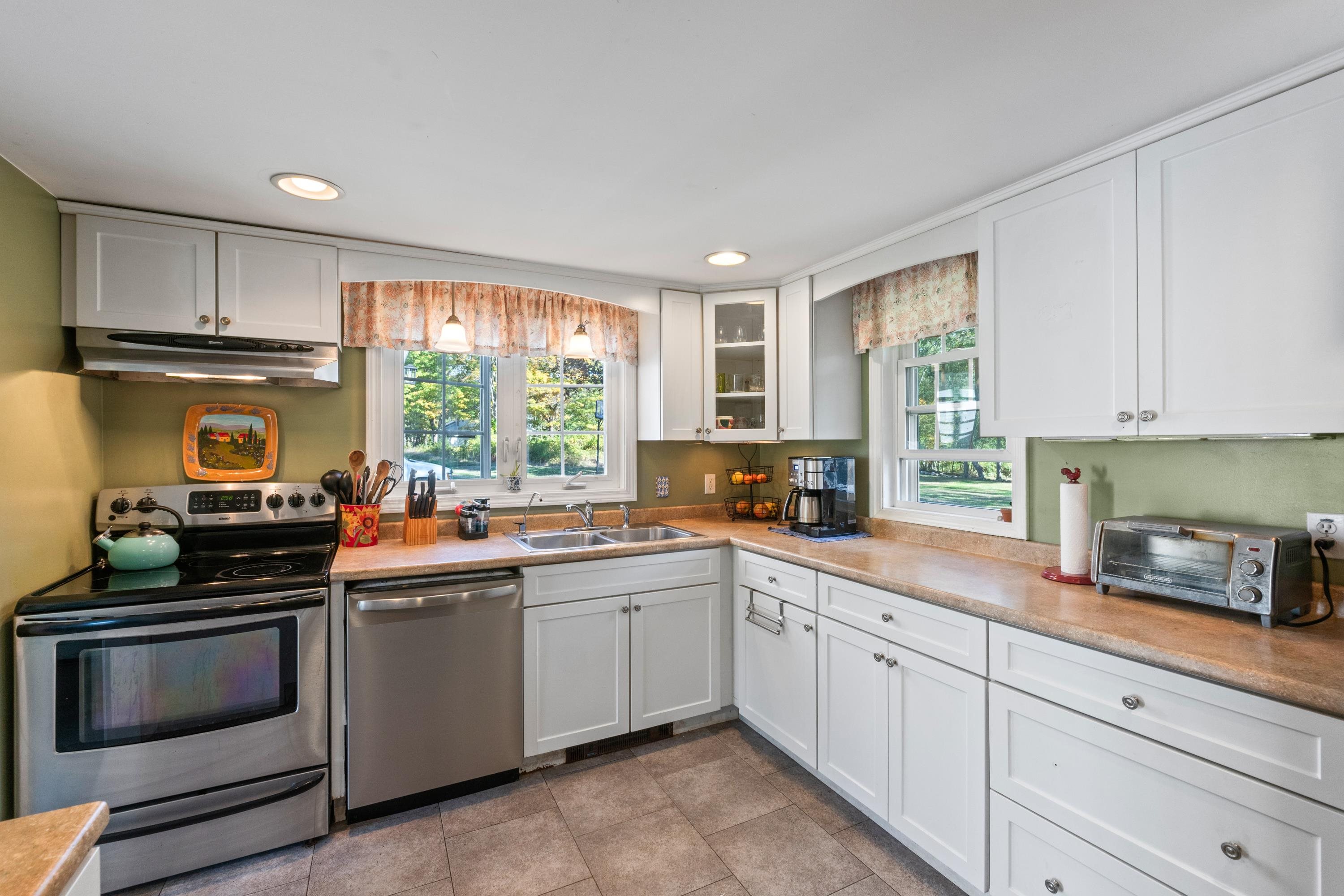18 Governor Hill Road Eliot, ME 03903 - Photo 9 of 35 Gallery Image 9