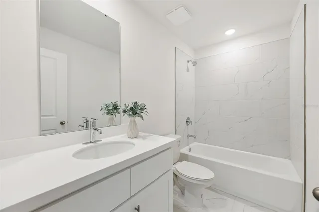 $359,999 | 5261 Luisa Court, St. Cloud, FL 34771