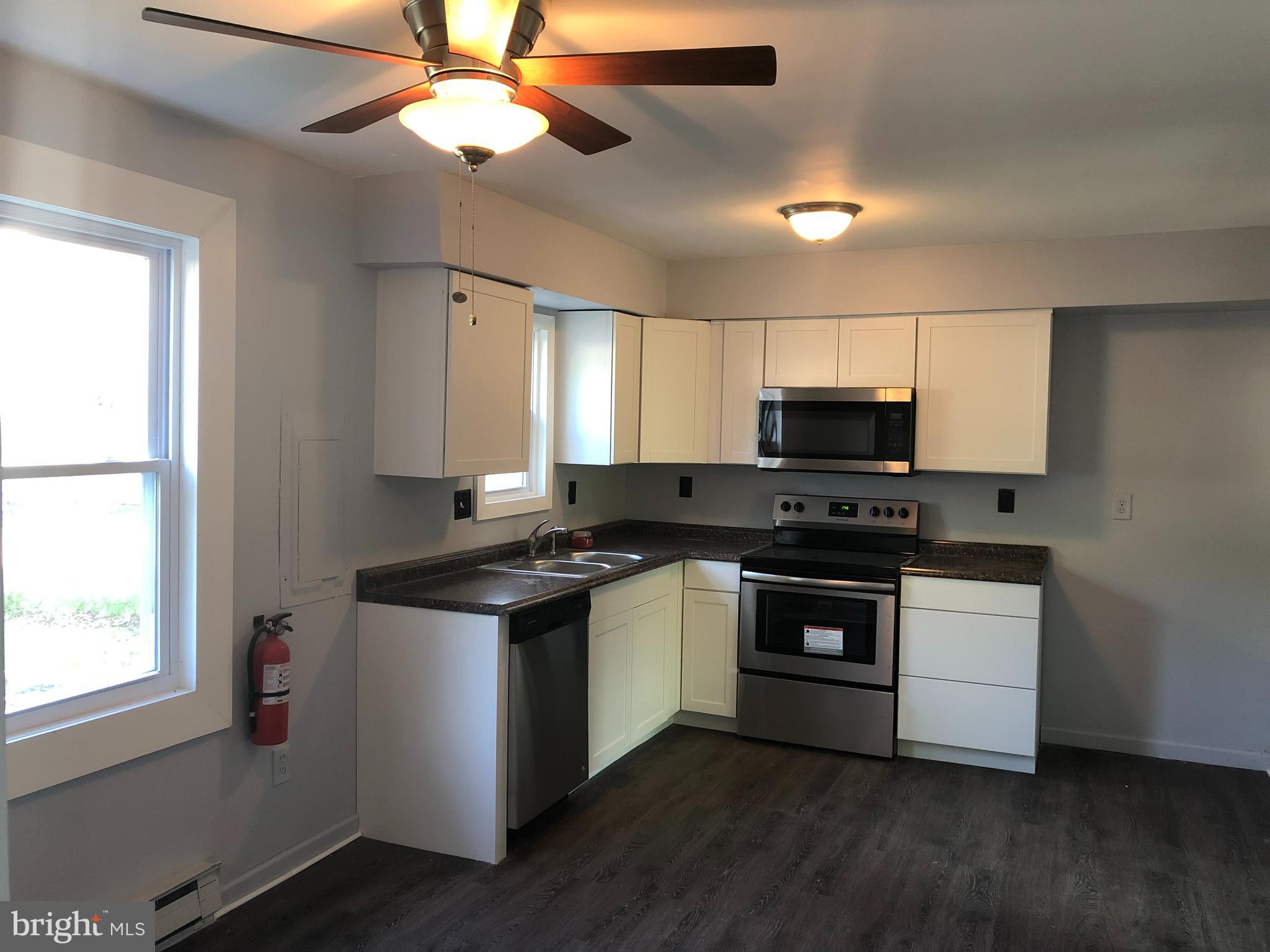 88 Berkshire Road Sicklerville, NJ 08081 - Photo 1 of 6 Remodeled eat-in-kitchen