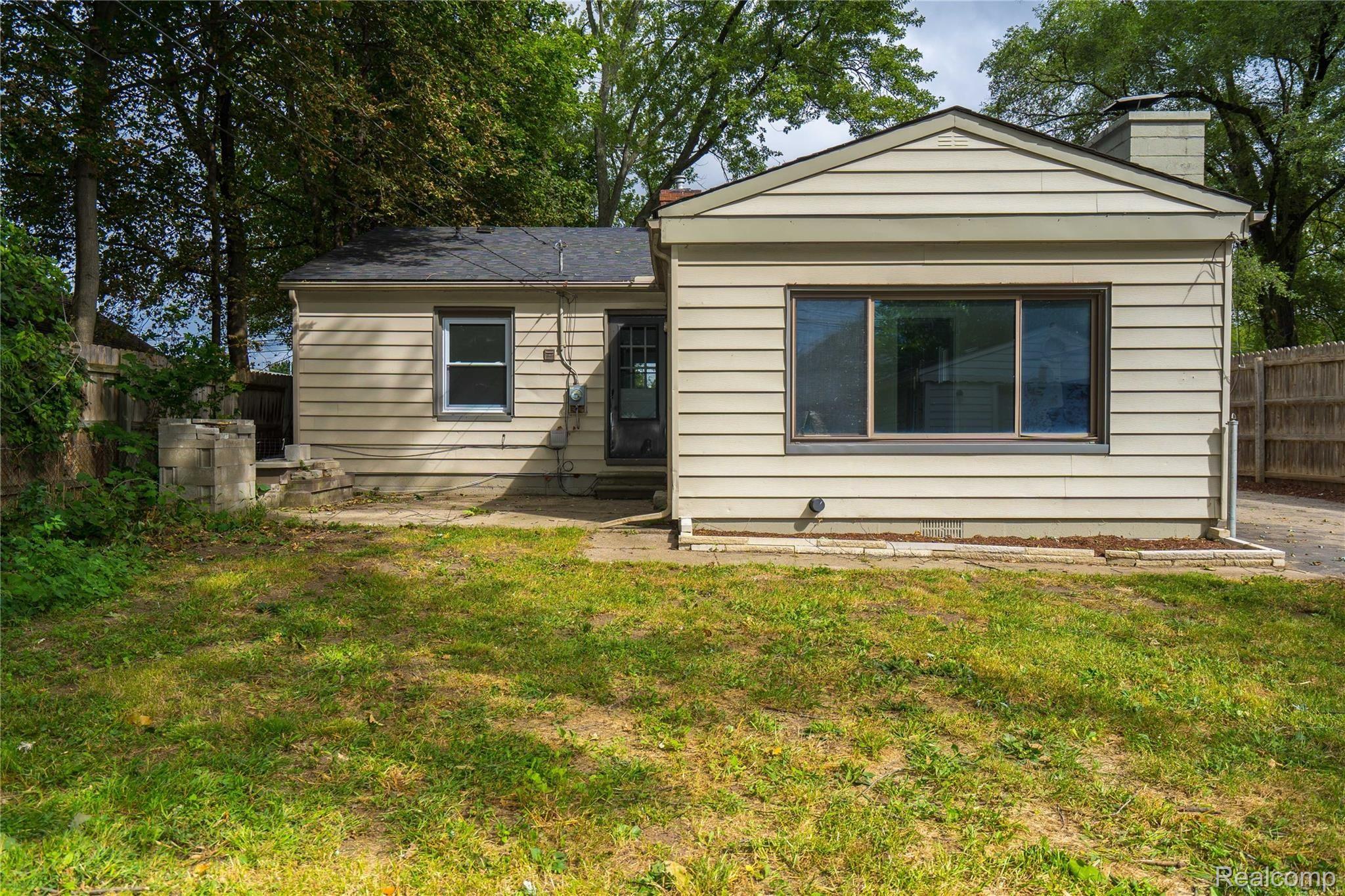680 East Auburn Road Rochester, MI 48307 - Photo 41 of 50 DSC05803.jpg