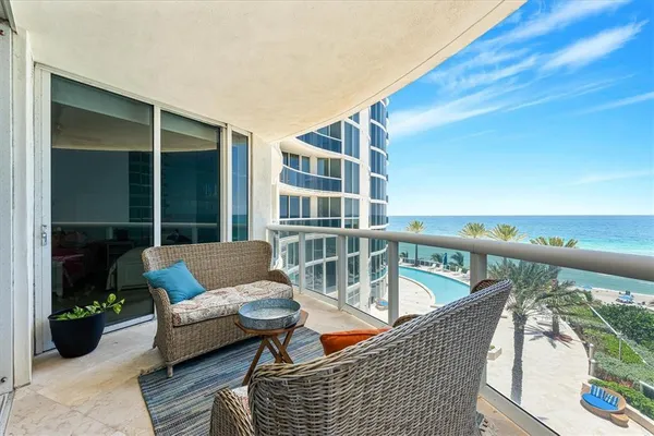 $6,500 | 17201 Collins Avenue, Unit 805, Sunny Isles Beach, FL 33160