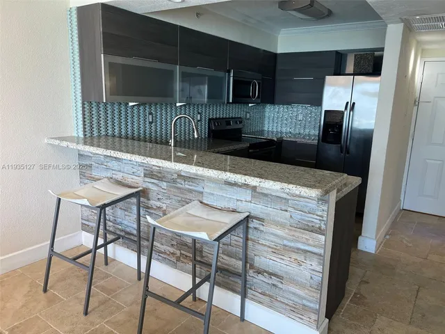 $2,650 | 2501 South Ocean Drive, Unit 1112, Hollywood, FL 33019