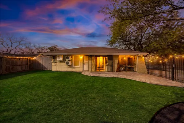 $2,250 | 3201 Westridge Street, Unit A, Houston, TX 77025