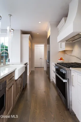 $3,986,000 | 4 Autumn Lane, Saratoga Springs, NY 12866