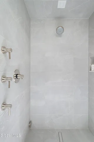 $3,986,000 | 4 Autumn Lane, Saratoga Springs, NY 12866