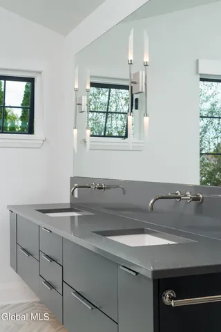 $3,986,000 | 4 Autumn Lane, Saratoga Springs, NY 12866