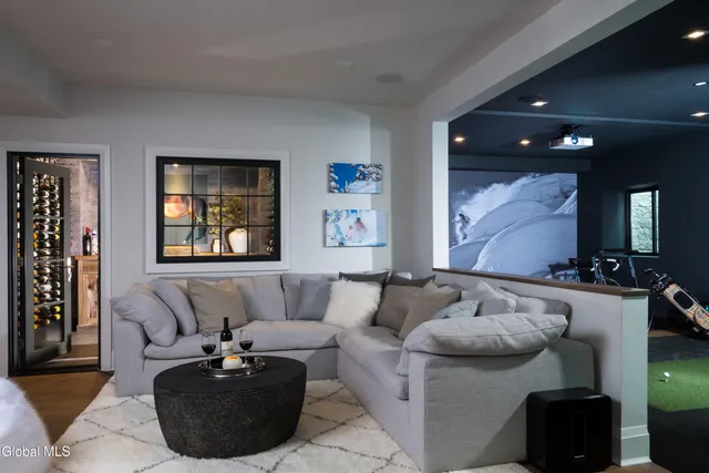 $3,986,000 | 4 Autumn Lane, Saratoga Springs, NY 12866