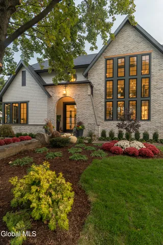 $3,986,000 | 4 Autumn Lane, Saratoga Springs, NY 12866