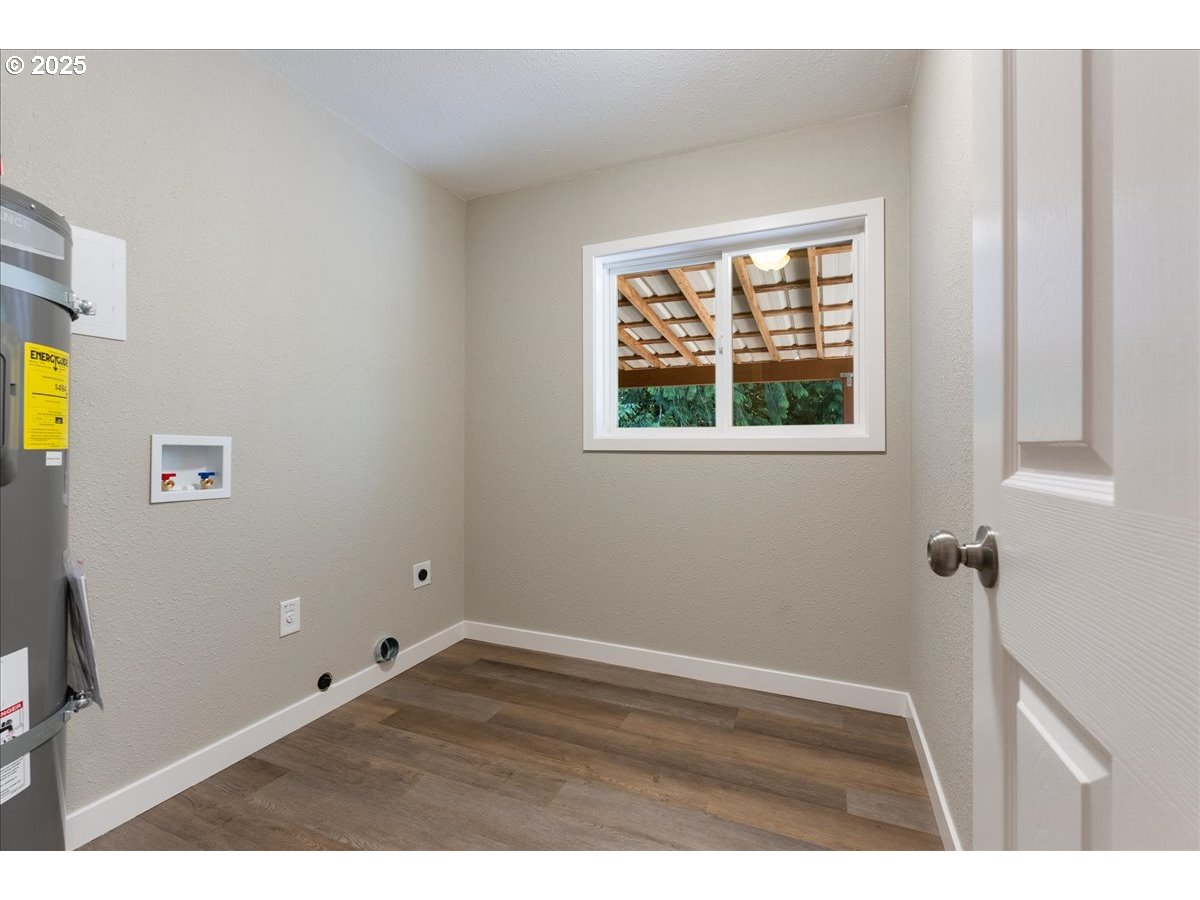 32900 Southeast Colorado Road Sandy, OR 97055 - Photo 26 of 38 a view of an empty room with a window