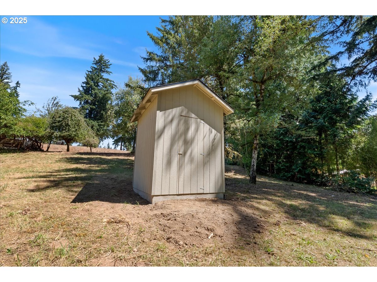 32900 Southeast Colorado Road Sandy, OR 97055 - Photo 34 of 38 a view of outdoor space and yard
