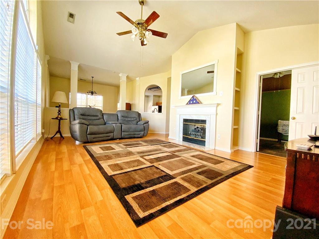 8622 Sam Dee Road Charlotte, NC 28215 - Photo 2 of 21 Gallery Image 2