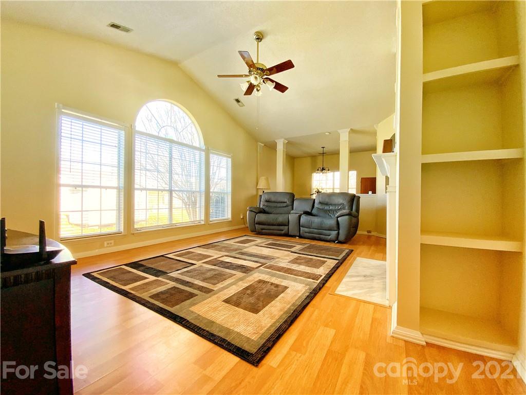 8622 Sam Dee Road Charlotte, NC 28215 - Photo 3 of 21 Gallery Image 3