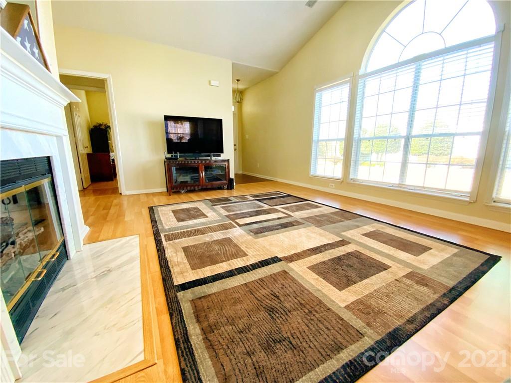 8622 Sam Dee Road Charlotte, NC 28215 - Photo 4 of 21 Gallery Image 4