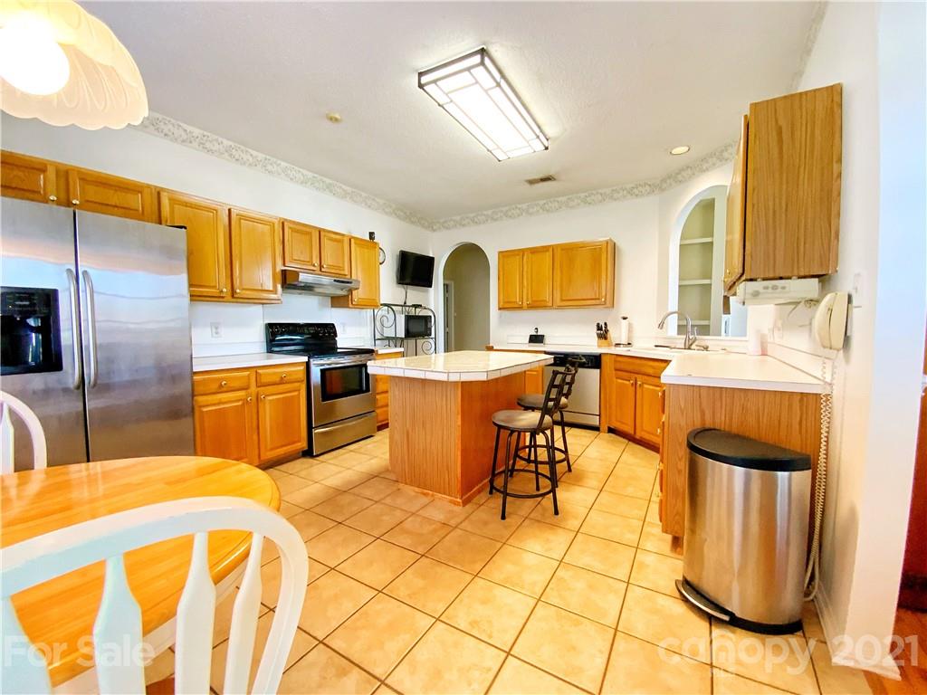 8622 Sam Dee Road Charlotte, NC 28215 - Photo 7 of 21 Gallery Image 7
