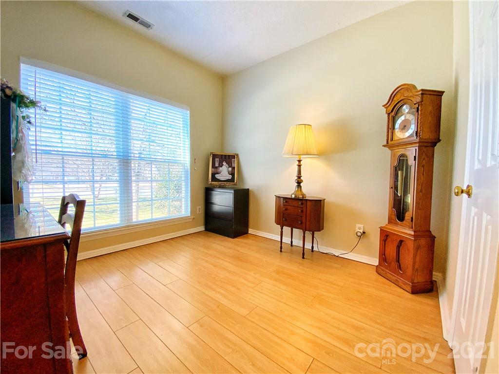 8622 Sam Dee Road Charlotte, NC 28215 - Photo 9 of 21 Gallery Image 9