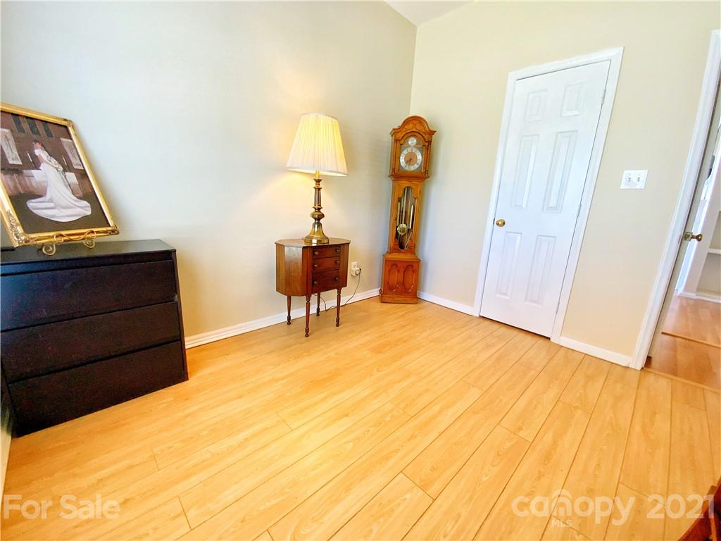 8622 Sam Dee Road Charlotte, NC 28215 - Photo 10 of 21 Gallery Image 10