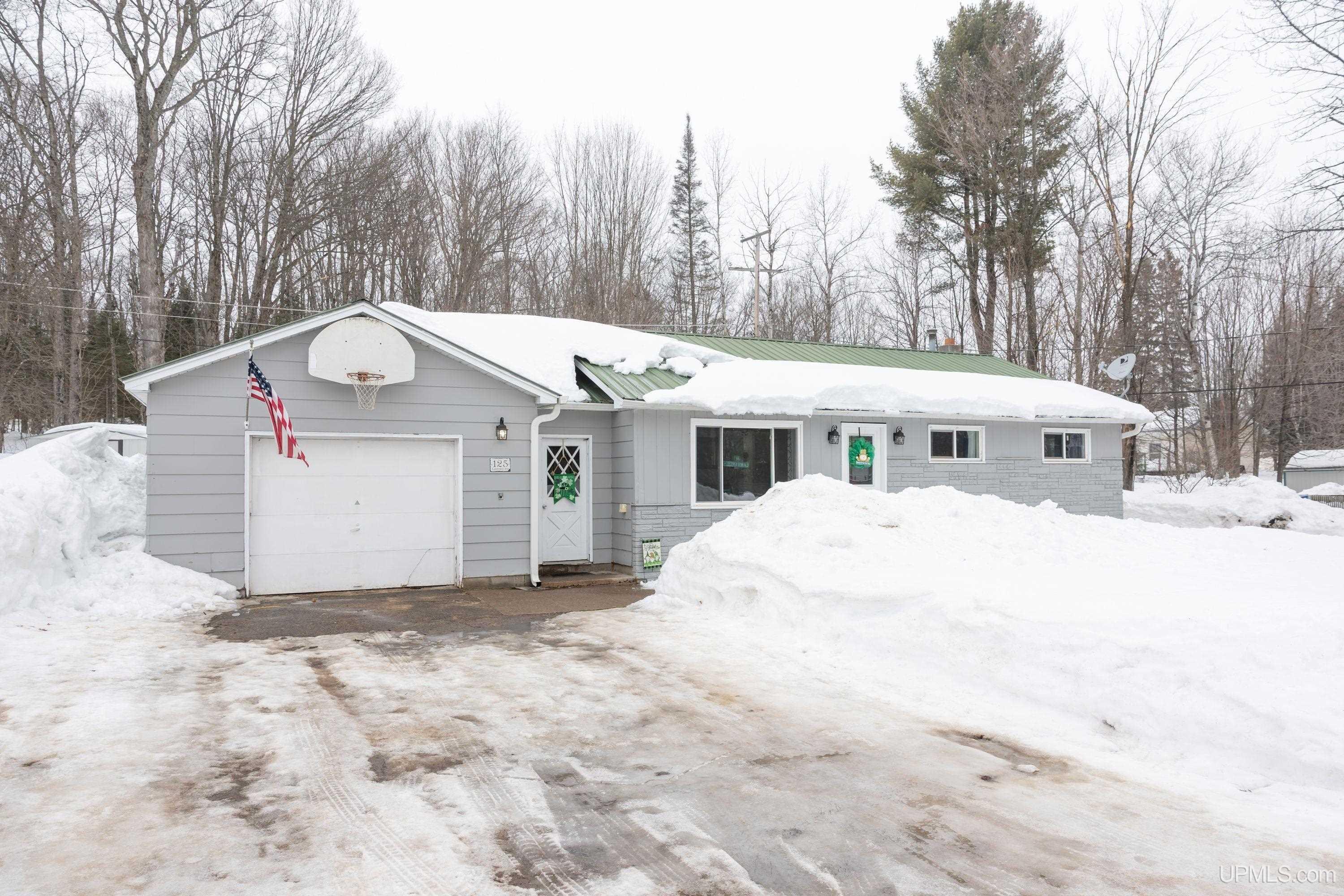 125 Lawrence Avenue Ishpeming, MI 49849 - Photo 1 of 57